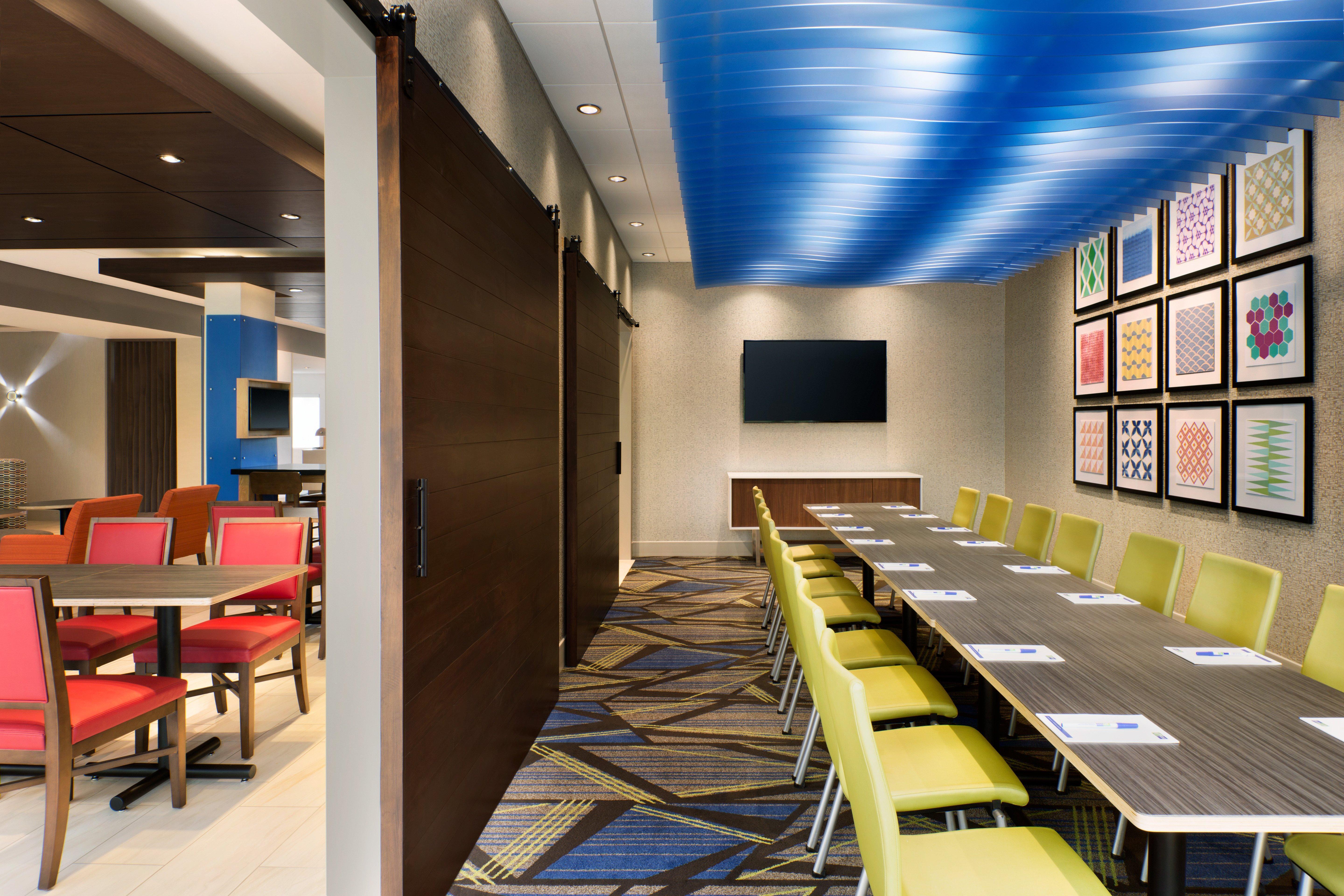 Holiday Inn Express & Suites - Kokomo South By Ihg Exterior foto